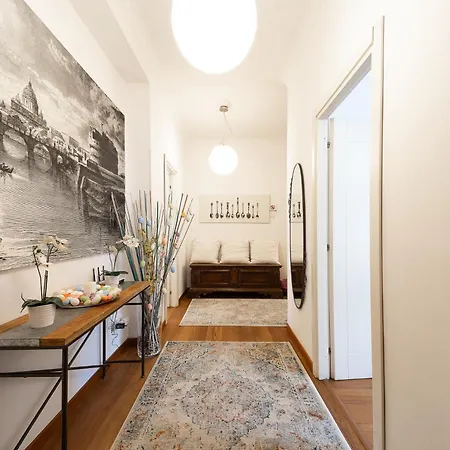 Mirabella Apartment *